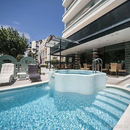 Hotel Levante Римини Екстериор снимка