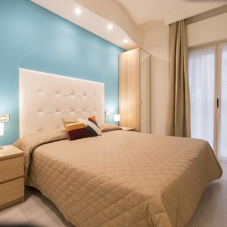 Hotel Levante Римини Екстериор снимка