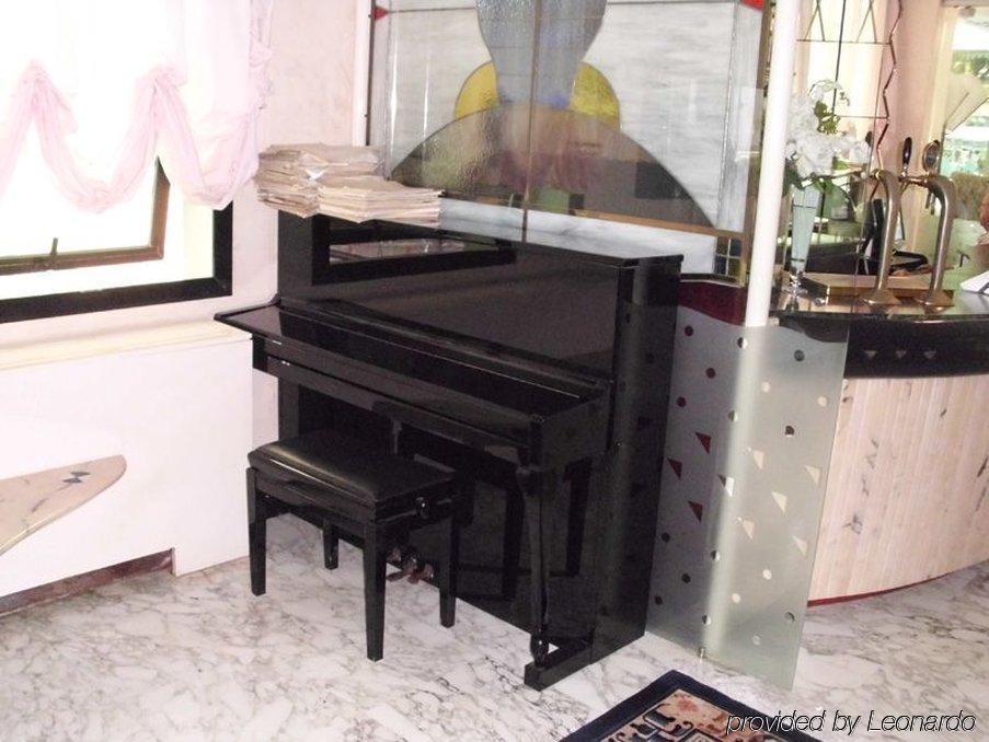 Hotel Levante Римини Стая снимка