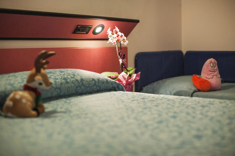 Hotel Levante Римини Екстериор снимка