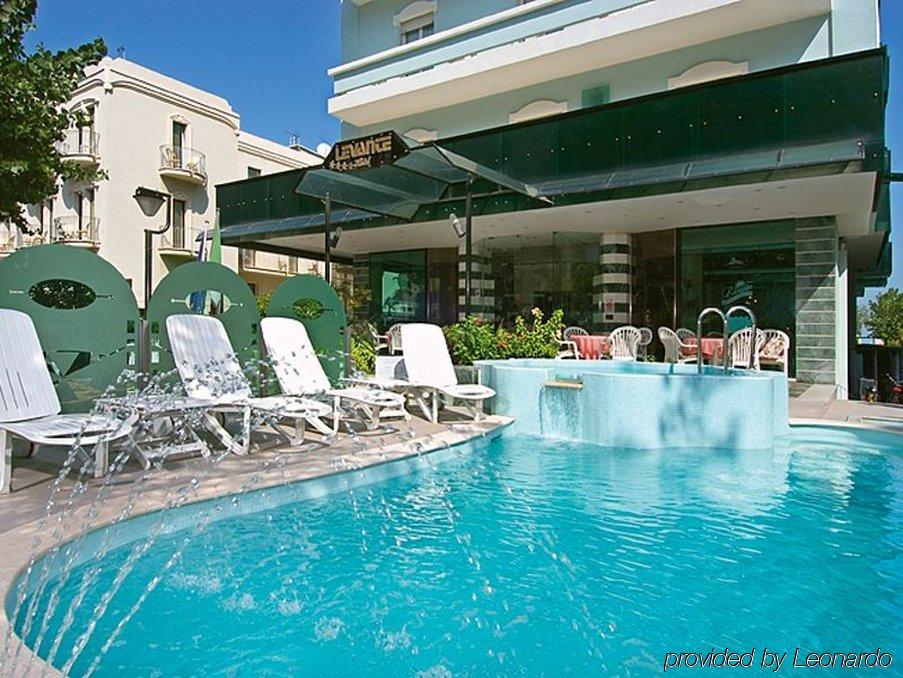 Hotel Levante Римини Екстериор снимка