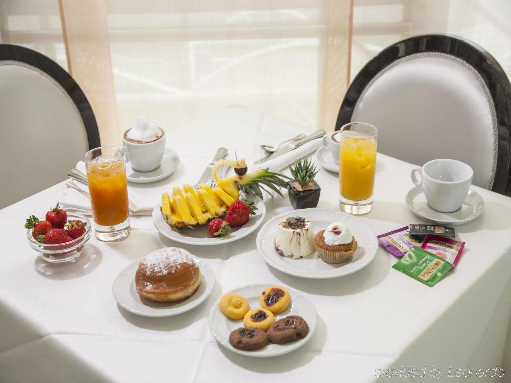 Hotel Levante Римини Екстериор снимка
