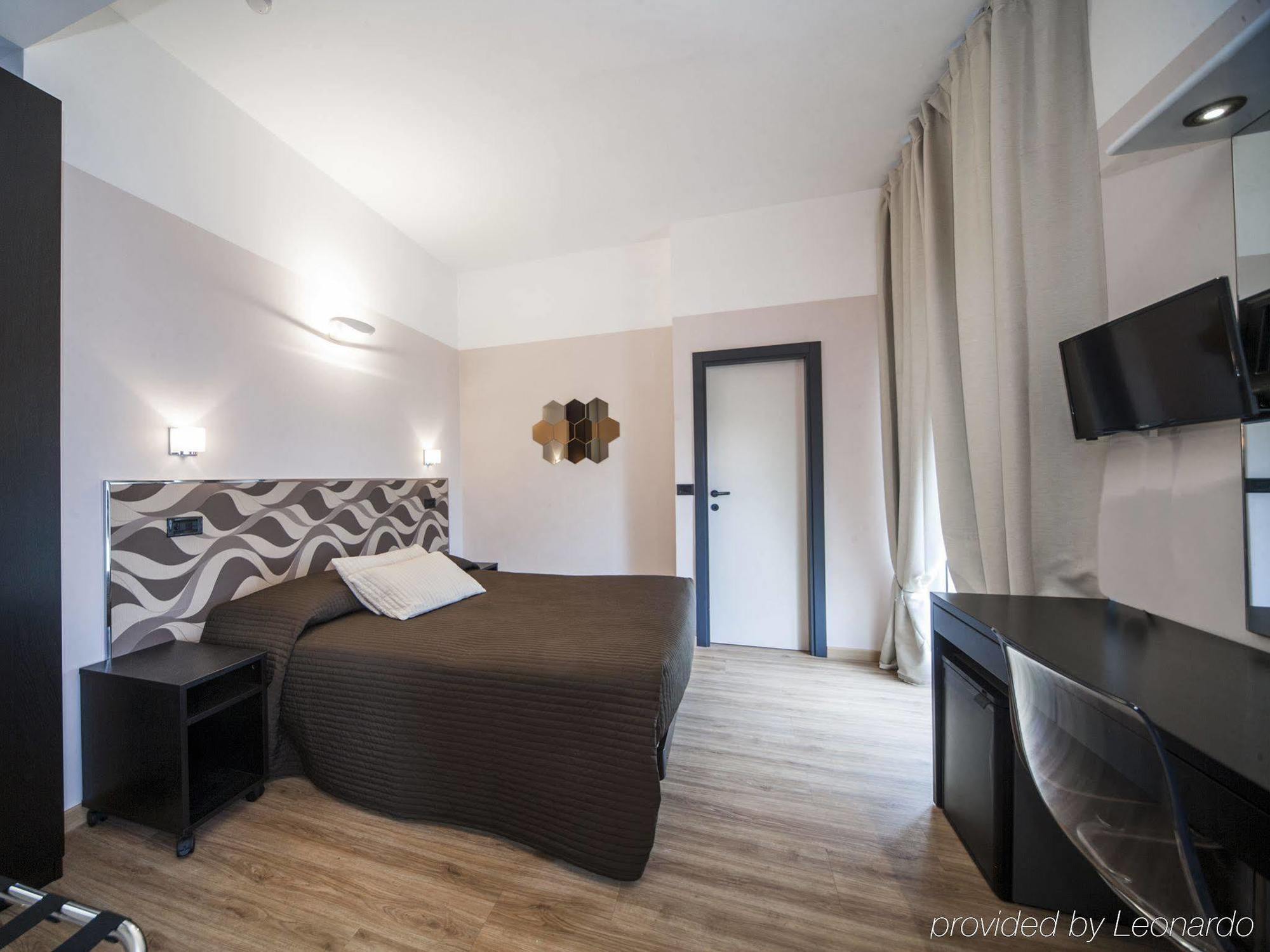 Hotel Levante Римини Екстериор снимка