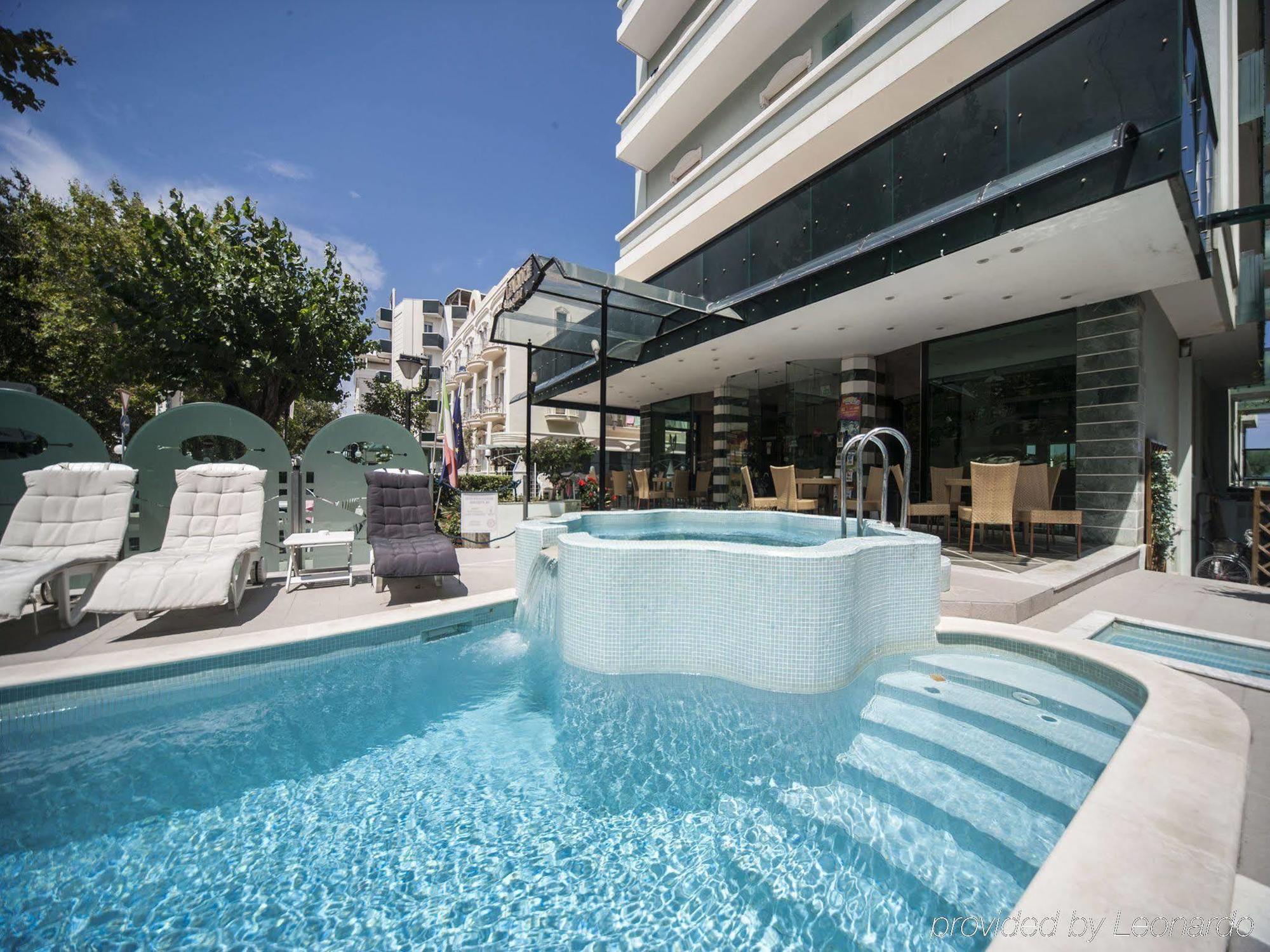 Hotel Levante Римини Екстериор снимка