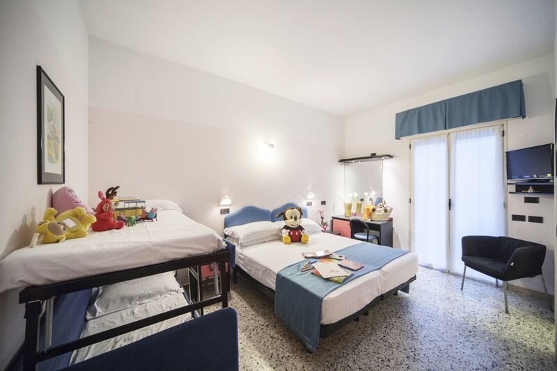 Hotel Levante Римини Екстериор снимка